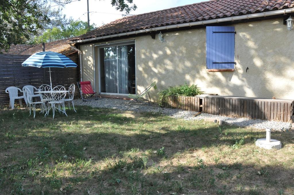 Domaine De La Marseillaise Apartment La Crau Luaran gambar