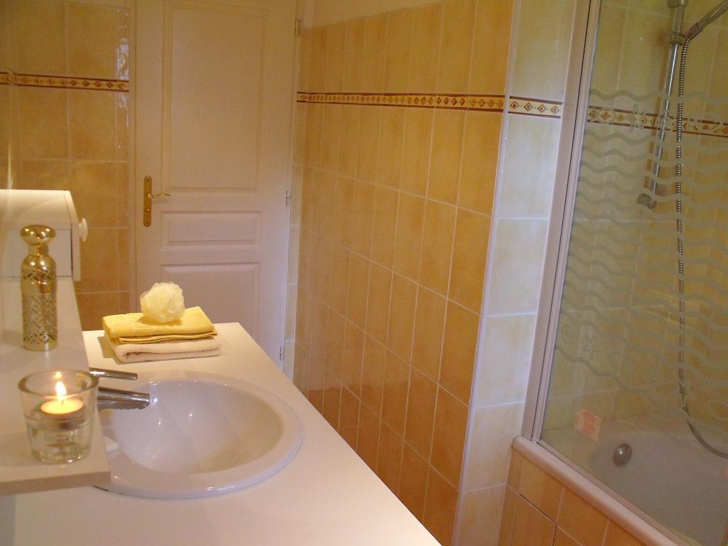 Domaine De La Marseillaise Apartment La Crau Luaran gambar
