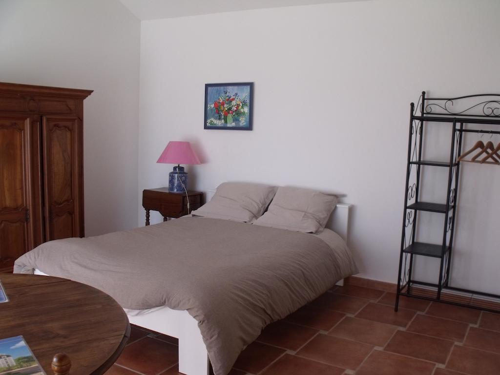 Domaine De La Marseillaise Apartment La Crau Bilik gambar