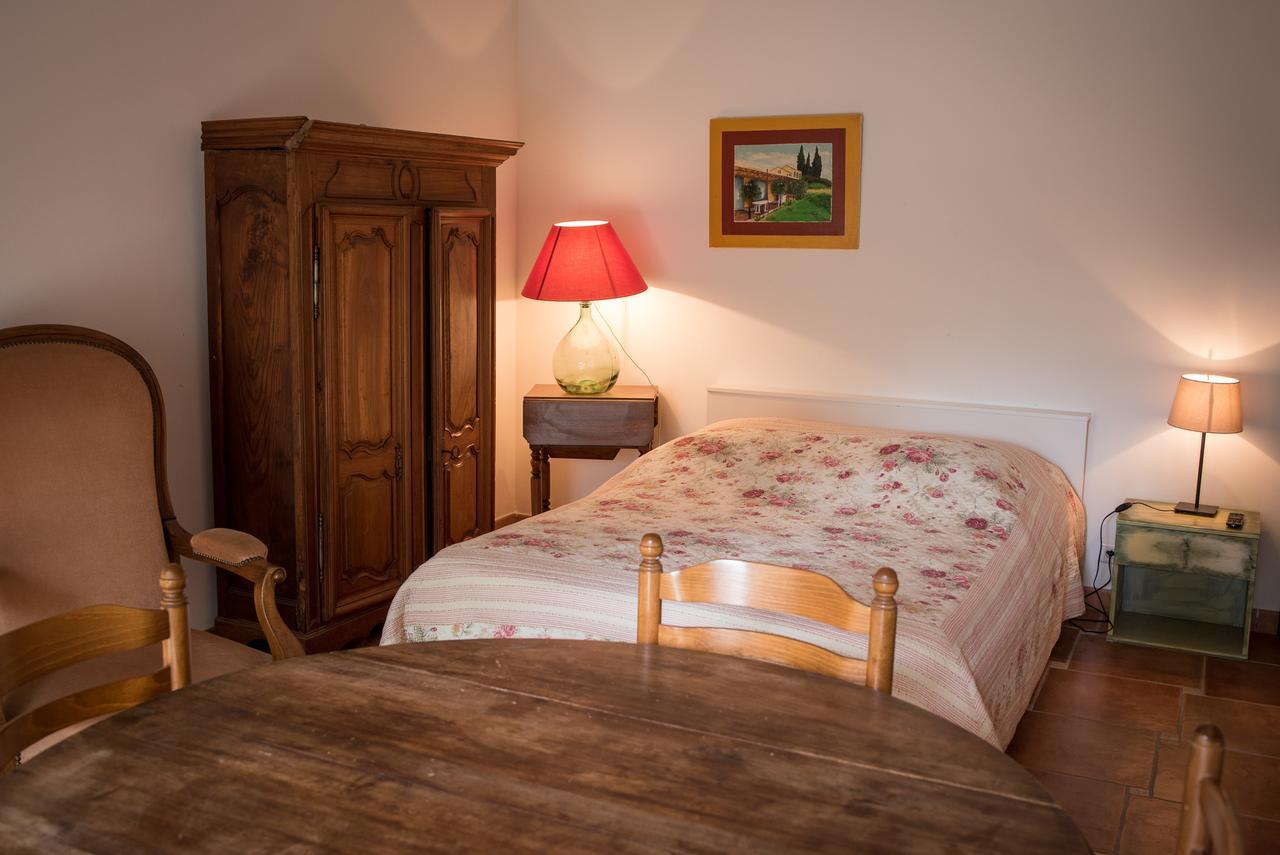 Domaine De La Marseillaise Apartment La Crau Luaran gambar